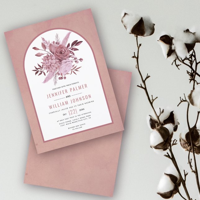 Dusty ro rosa blommor och båge bröllop inbjudningar (Skapare uppladdad)