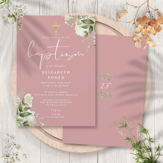 Dusty Ro Rosa Greenery Blommigt Monogram Baptism Inbjudningar (Dusty Rose Pink Greenery Floral Monogram Baptism Invitation)