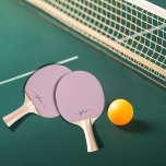Dusty Ro Rosa Modern Girly Monogram Namn Pingisracket<br><div class="desc">Dusty Ro Rosa Modern Girly Monogram Namn Ping Pong Paddle. En elegant för en söt 16-årsjubileum,  bröllop,  möhippa,  årsdag,  babydusch eller en bachelorette-gåva till någon som kärlek glam lyx och chic stilar. Det är en roligt födelsedagspresent till henne.</div>
