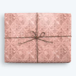 Dusty Rosa Elegant Victorian Damask Presentpapper<br><div class="desc">Elegantens dammiga rosa Viktorian-stil-dammkens mönsterbyte. Originalteckningar efter Marketa Stengl.</div>