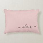 Dusty Rosa Modern Script Girly Monogram Namn Prydnadskudde<br><div class="desc">Dusty Rosa Script Monogram Namn och Initial Pillow. Kudden gör perfekten söt 16 födelsedag,  bröllop,  möhippa,  babydusch eller bachelorette-gåva till någon som dekorerar hennes rum i ro guld.</div>