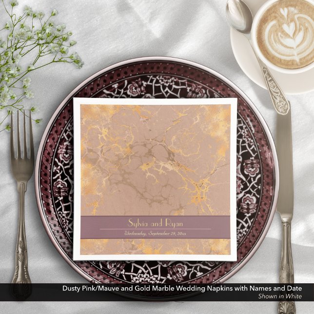 Dusty Rosa och Guld Marble Bröllop Pappersservett (Dusty Pink/Mauve and Gold Marble Pattern Napkins with Bride and Groom's Names and Wedding Date)