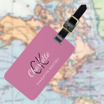 Dusty rosa white monogrammad bagagebricka<br><div class="desc">Trendigets dammiga rosa bakgrund. Anpassa och lägg till ditt monogram brev,  först namn och fullt på framsidan. Din kontaktinformation på baksidan.</div>