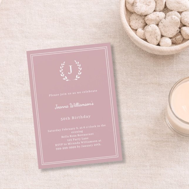 Dusty rose monogrammed wreath minimalist birthday inbjudningar (Skapare uppladdad)