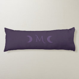 Dusty Violet Monogram Crescent Måne Kroppskudde