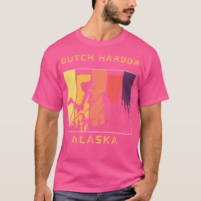 Dutch Harbor Ak Distressed Mountain Vandring Klätt T Shirt (Framsida)