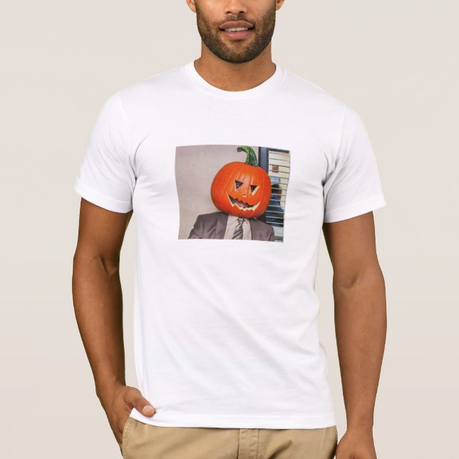 Dwight Wearing Pumpkin Head Halloween Tee (Framsida)