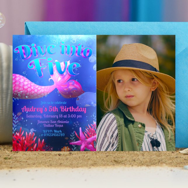 Dyk in i Five - Havsfröken med fotolandskap Inbjudningar (Dive into Five - Girl Mermaid 5th Birthday Landscape Invitation with Picture)