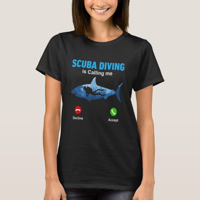 Dyka kallar mig Dyka Scuba Dive T Shirt (Framsida)