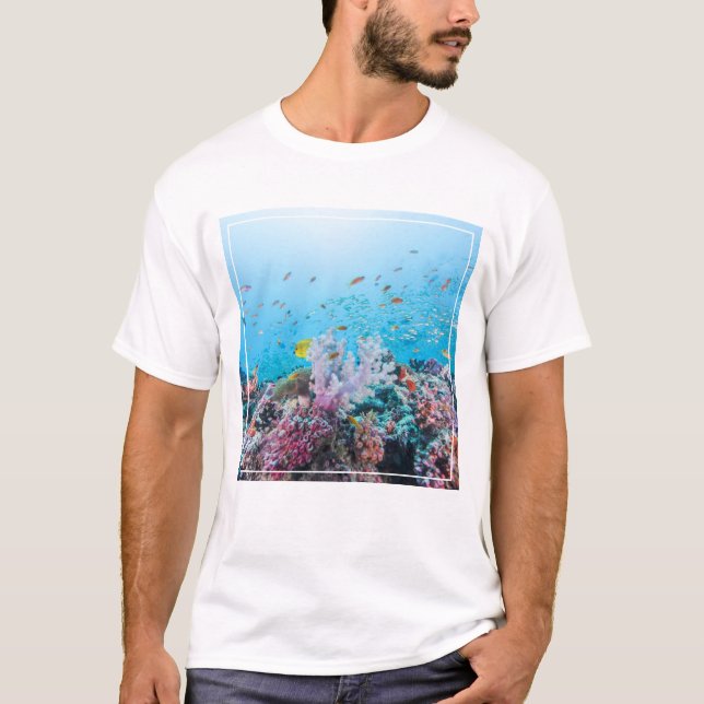 Dyka med färgad rev och korall tee (Framsida)
