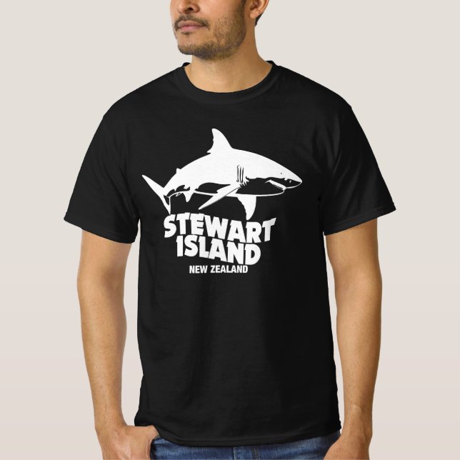 Dyka med hajar - Stewart-ön T Shirt (Framsida)