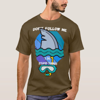 Dyka med hajar t shirt
