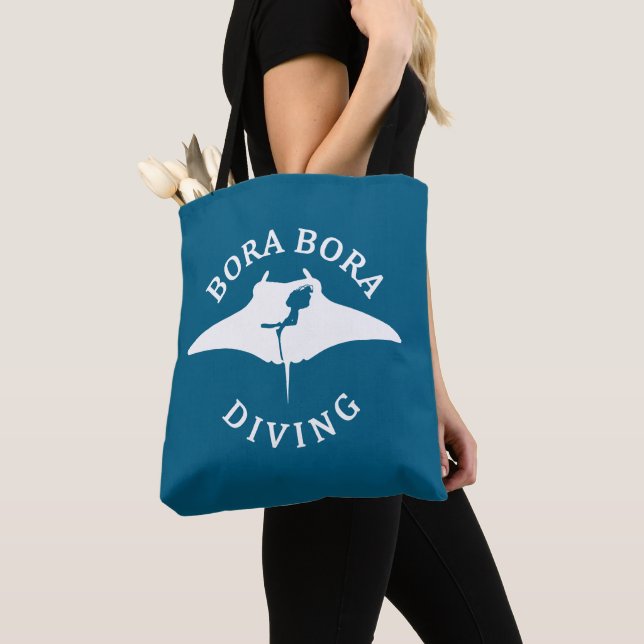Dyka med Manta-rutor vid Bora Bora Tygkasse (Närbild)