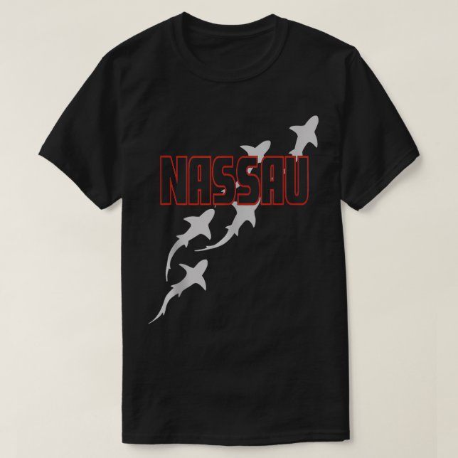 Dyka Nassau Diving with Sharks in Nassau T Shirt (Design framsida)