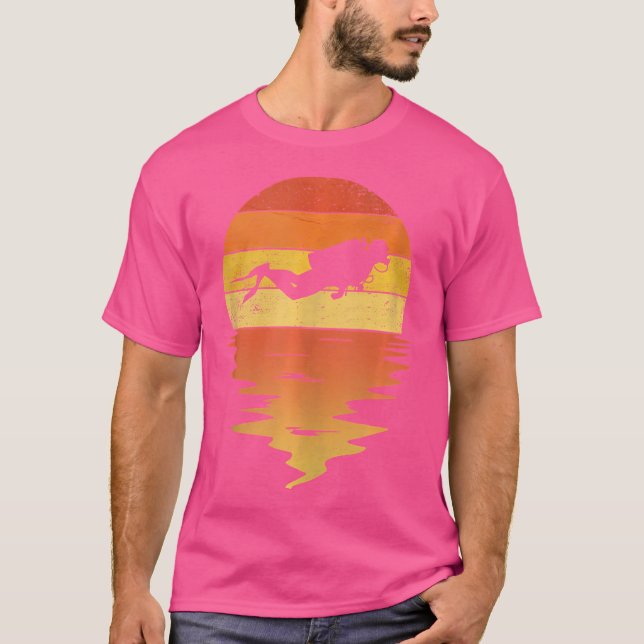 Dyka Sunset 70S-Dyka T Shirt (Framsida)