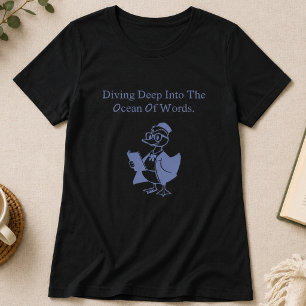 Dykande djupt in i ordens ocean Bokälskare design T Shirt