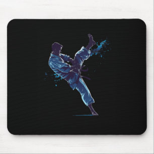 Dynamisk kampsportartist Karate Spark Musmatta