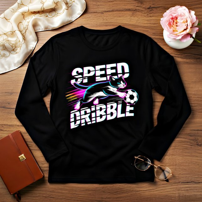 Dynamisk Snabb Katt Fotboll för kvinnor T Shirt (Skapare uppladdad)