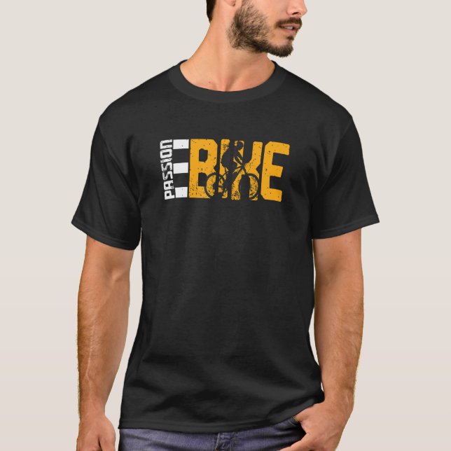 E-Bike Electricity Battery Cycle Rider E T Shirt (Framsida)