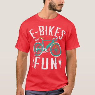 E-cyklar är roligt MTB-cykelmonterbiker för ett E- T Shirt