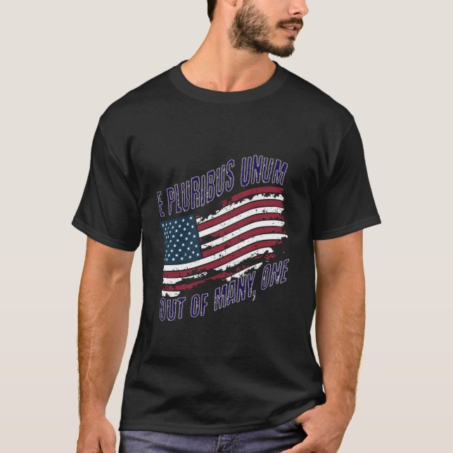 E Pluribus Unum Patriotic T Shirt (Framsida)