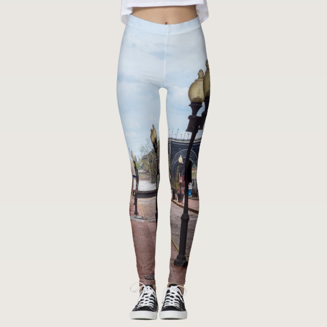 Eads Bridge längs Lucas Ave Leggings (Framsida)