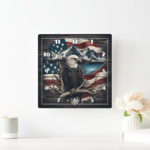 Eagle Emblem over Mountain och American Flagga Fyrkantig Klocka