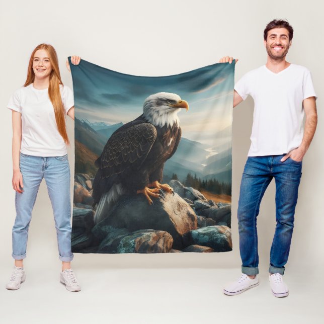 Eagle Perched på Rocky Terrain Fleecefilt (På plats)