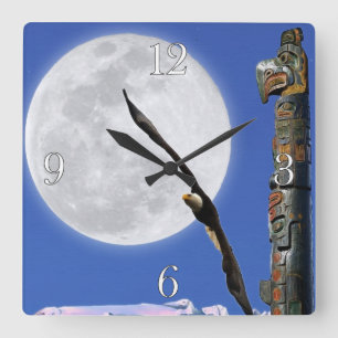 Eagle, Totem Pole & Måne Fantasy Art Clock Fyrkantig Klocka