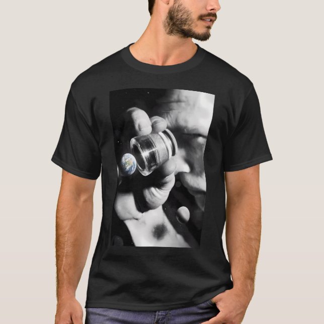 Earth Check T Shirt (Framsida)