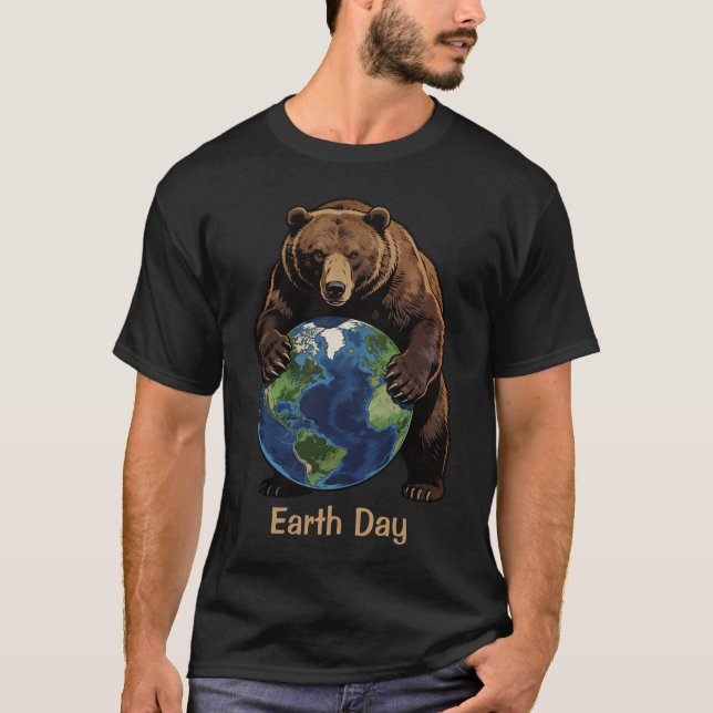 Earth Day Bear Hugging Planet Design T Shirt (Framsida)