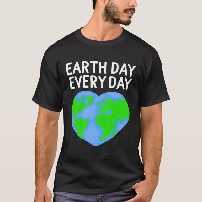 Earth Day Everyday Rainbow Pine Tree Nature Green  T Shirt (Framsida)