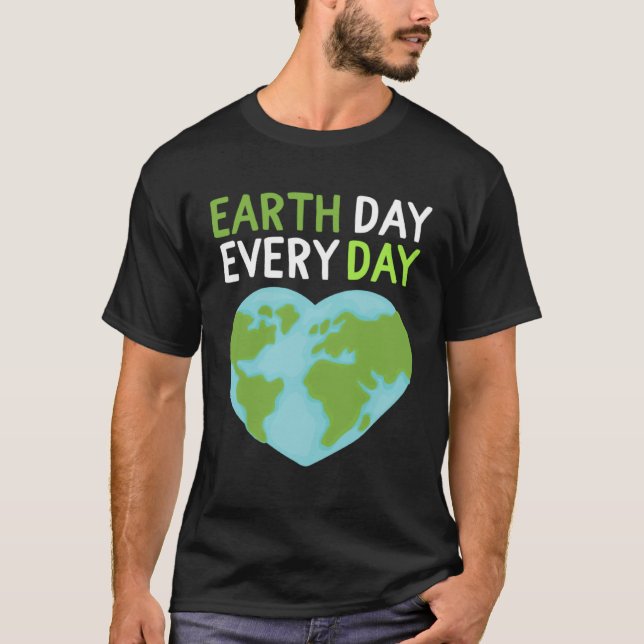 Earth Day Everyday Rainbow Pine Tree Nature Green  T Shirt (Framsida)