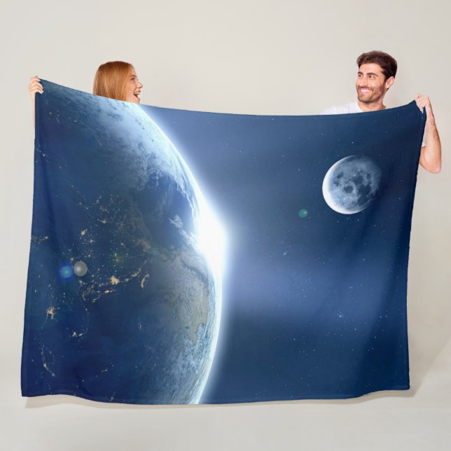 EARTH och MÅNE Fleecefilt (På plats)