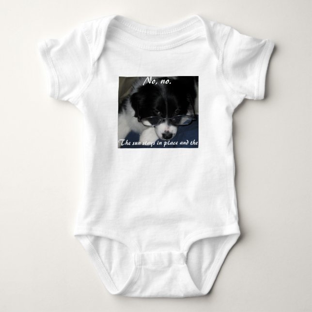 "Earth Revolves Around ME" Shirts Tröja (Framsida)
