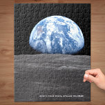 Earth Stigning över Måne, Apollo 11, 1969 Pussel<br><div class="desc">Jorden stigning över måne horisont i denna bild från juli 1969 Apollo 11. Redigerad för optimal utskriftskvalitet med BeSnySpaceSpace. Behålla,  redigering eller borttagning av anpassningsbarnas beskrivande text. Gör en underbar personlig födelsedag,  jul eller annan helgdag,  särskilt för en älskare i rymden! Kredit: NASA</div>