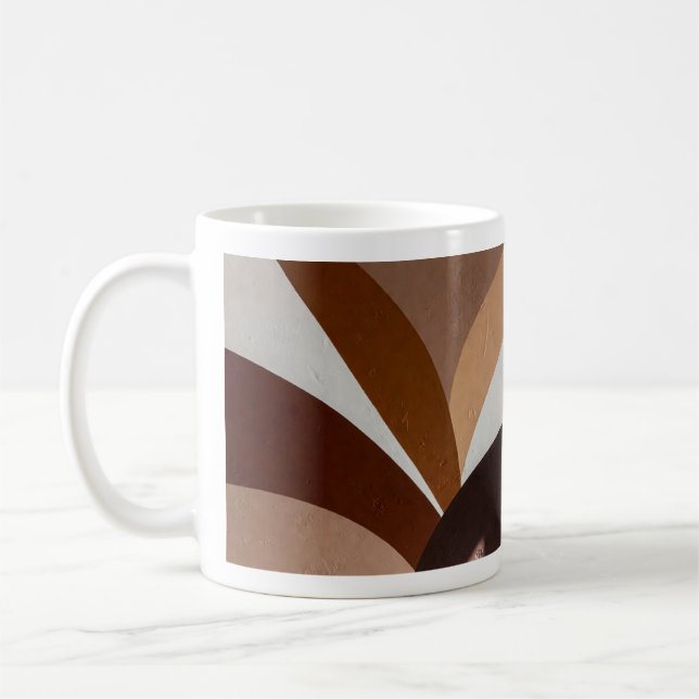 Earth Tone Radiance – Abstract Sunburst Mural Kaffemugg (Vänster)