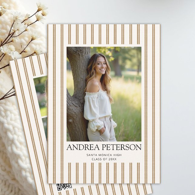 Earthy Stripes Graduation Photo Collage QR Code Meddelande (graduation announcement party invitation photo collage earthy organic natural stripes tan beige)