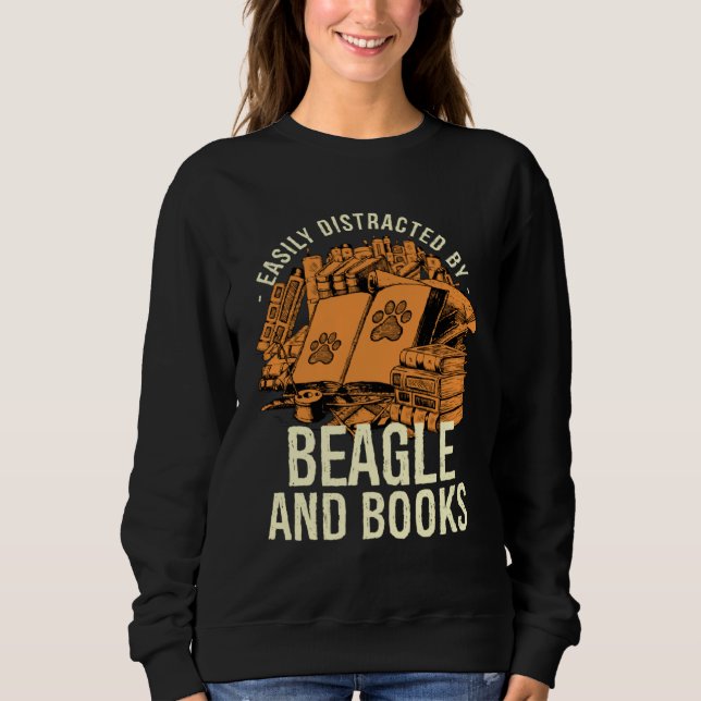 Easily Distracted By Beagle And Books English Beag T Shirt (Framsida)