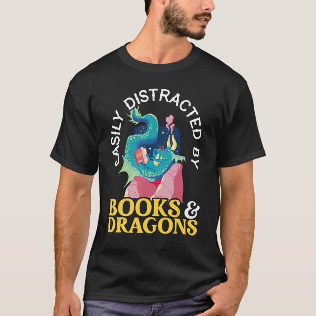 Easily Distracted By Books And Dragons Myth Dragon T Shirt (Framsida)