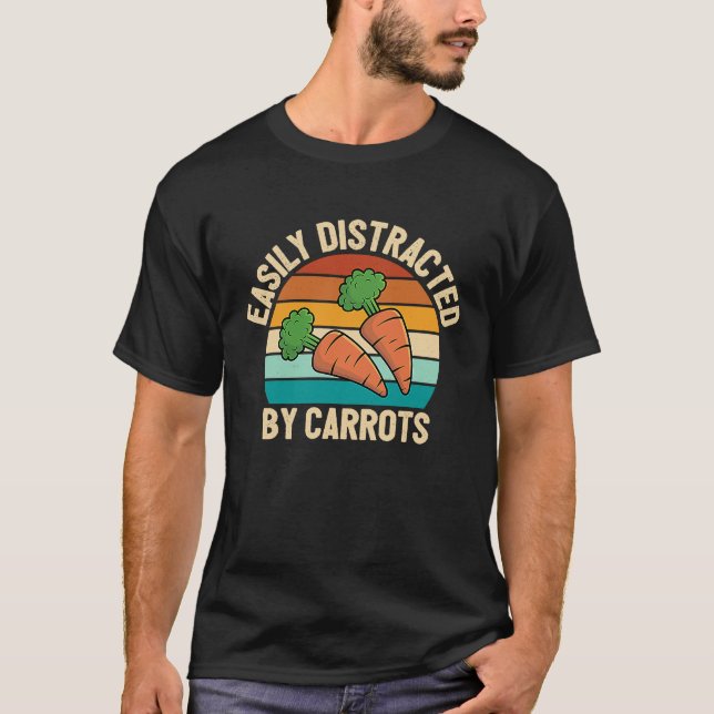 Easily Distracted By Carrots T Shirt (Framsida)