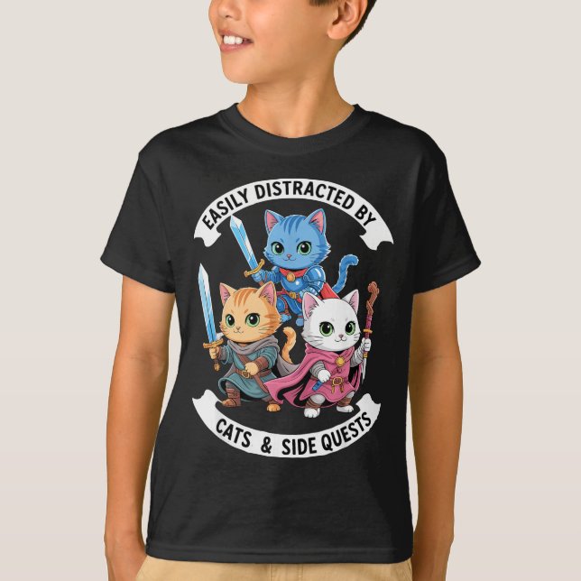 Easily Distracted By Cats &amp; Side Quests Funny  T Shirt (Framsida)