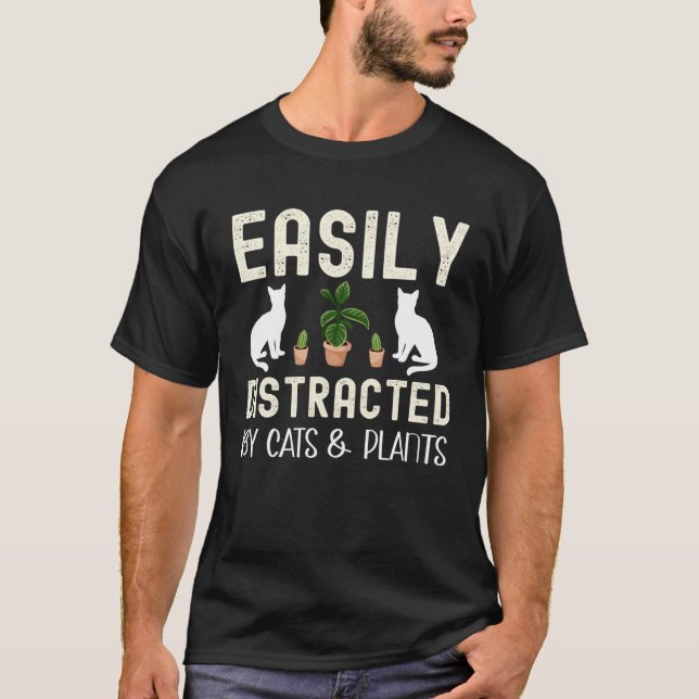Easily distracted by Cats and plants  kitten T Shirt (Framsida)