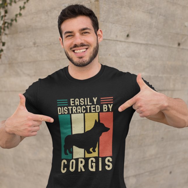 Easily Distracted by Corgis Funny Corgi Lovers T Shirt (Skapare uppladdad)