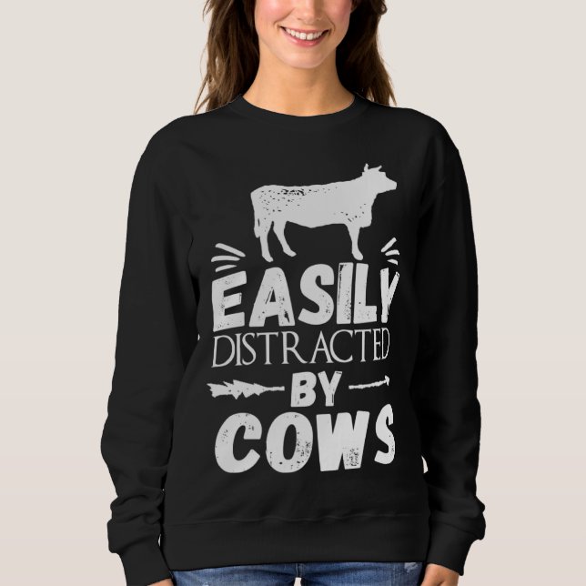 Easily Distracted By Cows   Cow T Shirt (Framsida)