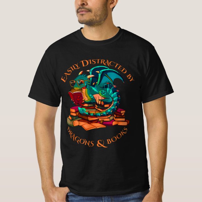 Easily Distracted By Dragons And Books T Shirt (Framsida)