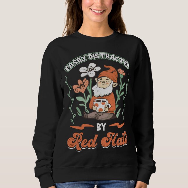 Easily Distracted By Red Hats  Gnome Gardening T Shirt (Framsida)
