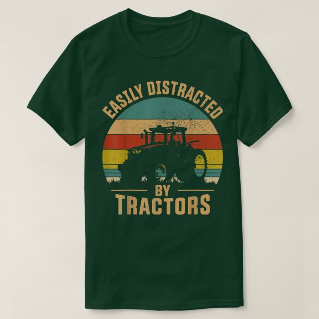 Easily Distracted By Tractors Farmer Tractor Funny T Shirt (Design framsida)