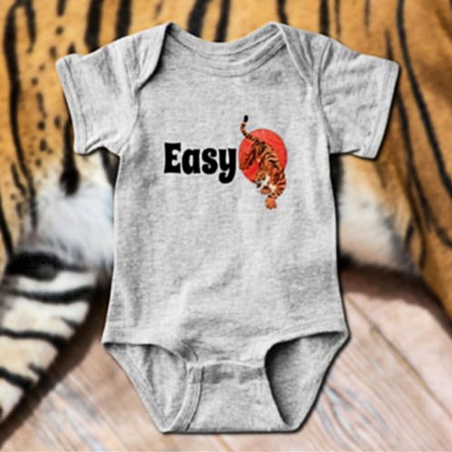 "Easy Tiger" Funny Baby Bodykostym - fetstil och u T Shirt (Skapare uppladdad)