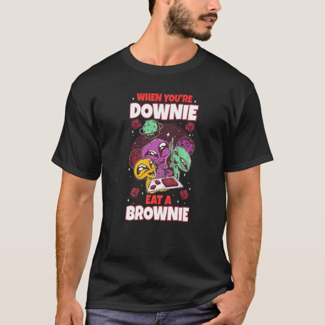 Eat Chocolate Brownie Alien Extraterrestrial Space T Shirt (Framsida)